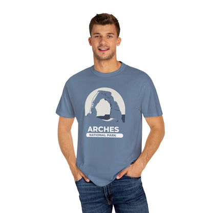 Arches National Park T-Shirt - Vintage National Park Tee - Outdoor Adventure Apparel - Nature Lover Gift - Unisex Graphic Tee