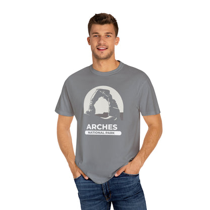 Arches National Park T-Shirt - Vintage National Park Tee - Outdoor Adventure Apparel - Nature Lover Gift - Unisex Graphic Tee