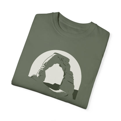 Arches National Park T-Shirt - Vintage National Park Tee - Outdoor Adventure Apparel - Nature Lover Gift - Unisex Graphic Tee