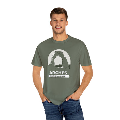 Arches National Park T-Shirt - Vintage National Park Tee - Outdoor Adventure Apparel - Nature Lover Gift - Unisex Graphic Tee